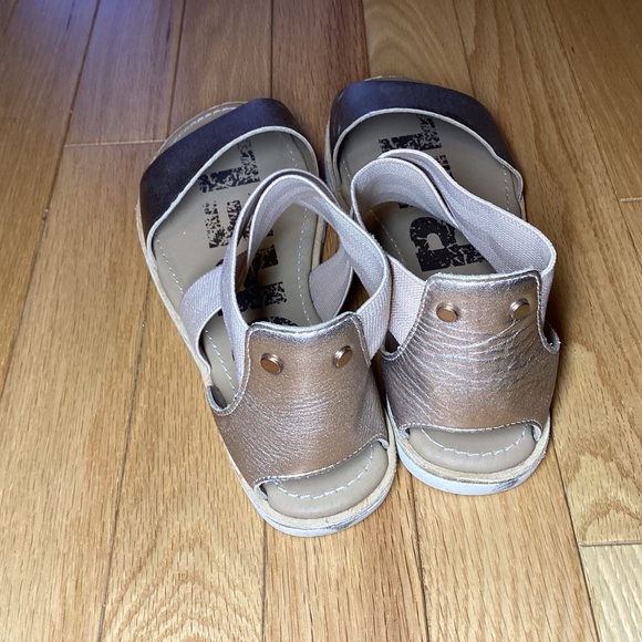 Sorel Ella Leather Sandals Warm Gold Size 6 - Picture 5 of 8